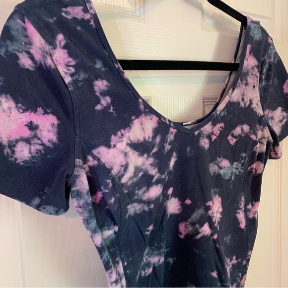 Lululemon Align Cropped Tie Dye T-shirt, size 4 - Picture 3 of 6